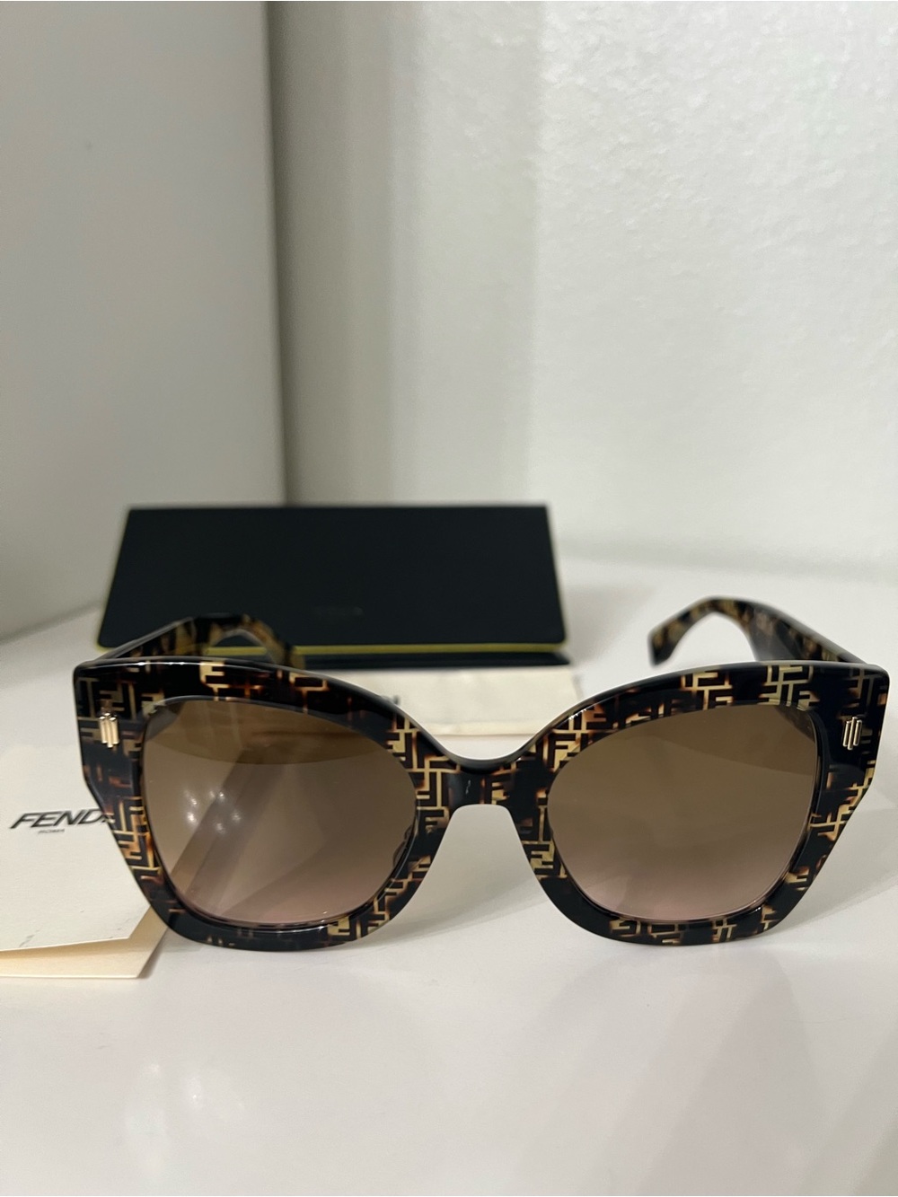 Fendi New Authentic oversized Tortoiseshell Logo cat eye sunglasses.